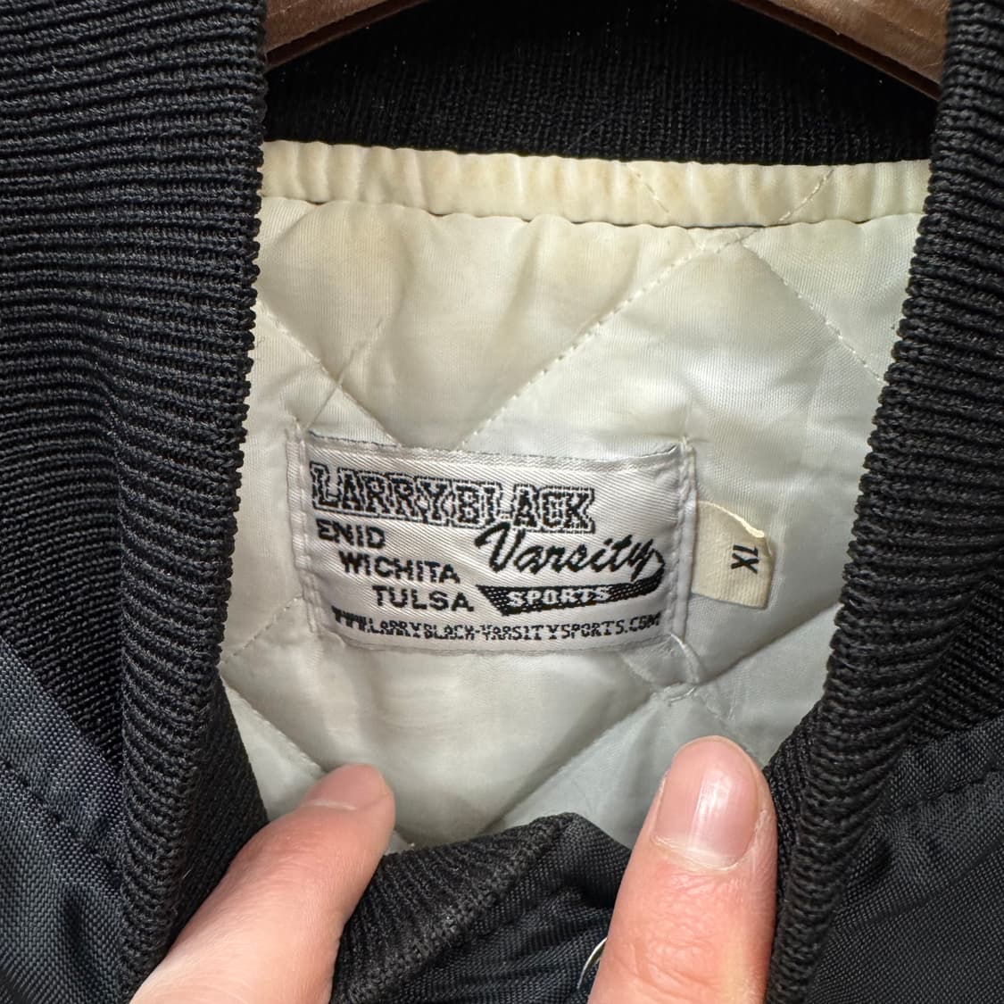 90s USA VINTAGE 바시티 자켓 자수 포인트 블랙 레드 배색 상품이미지6