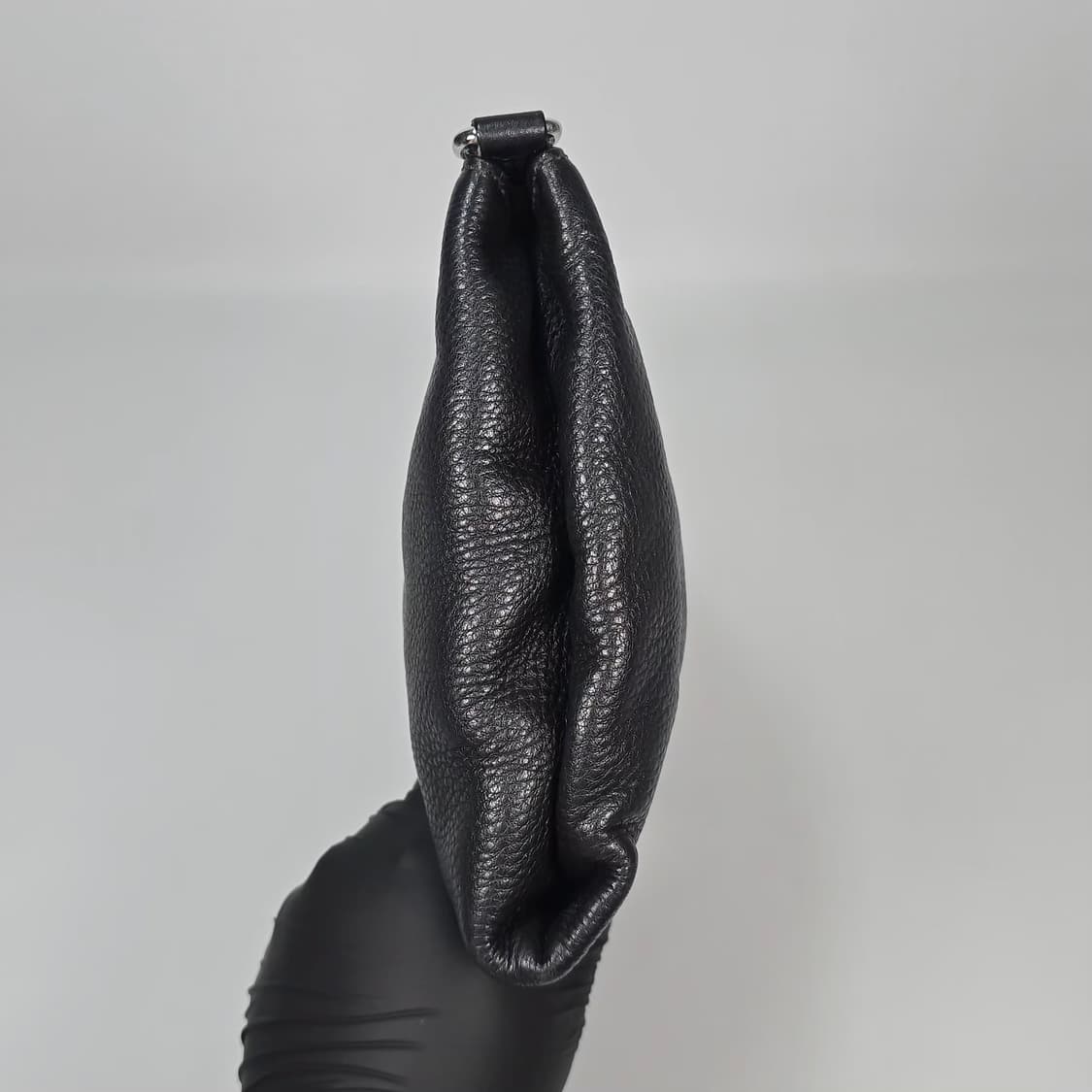 프라다 비텔로 다이노 은장 트라이앵글 클러치 크로스백 상품이미지4