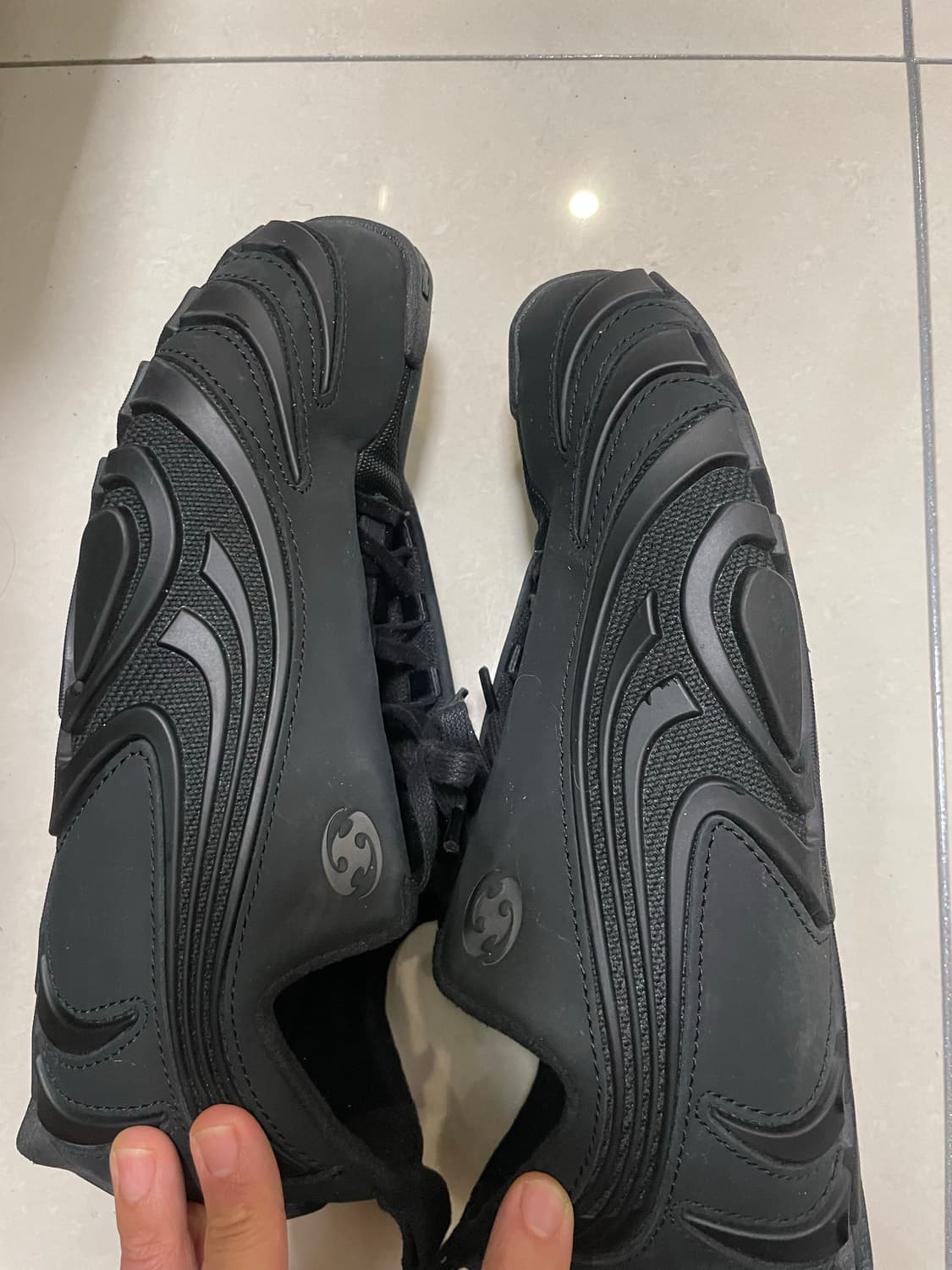 푸마 산산기어 탈론블랙 260(급처) 상품이미지1