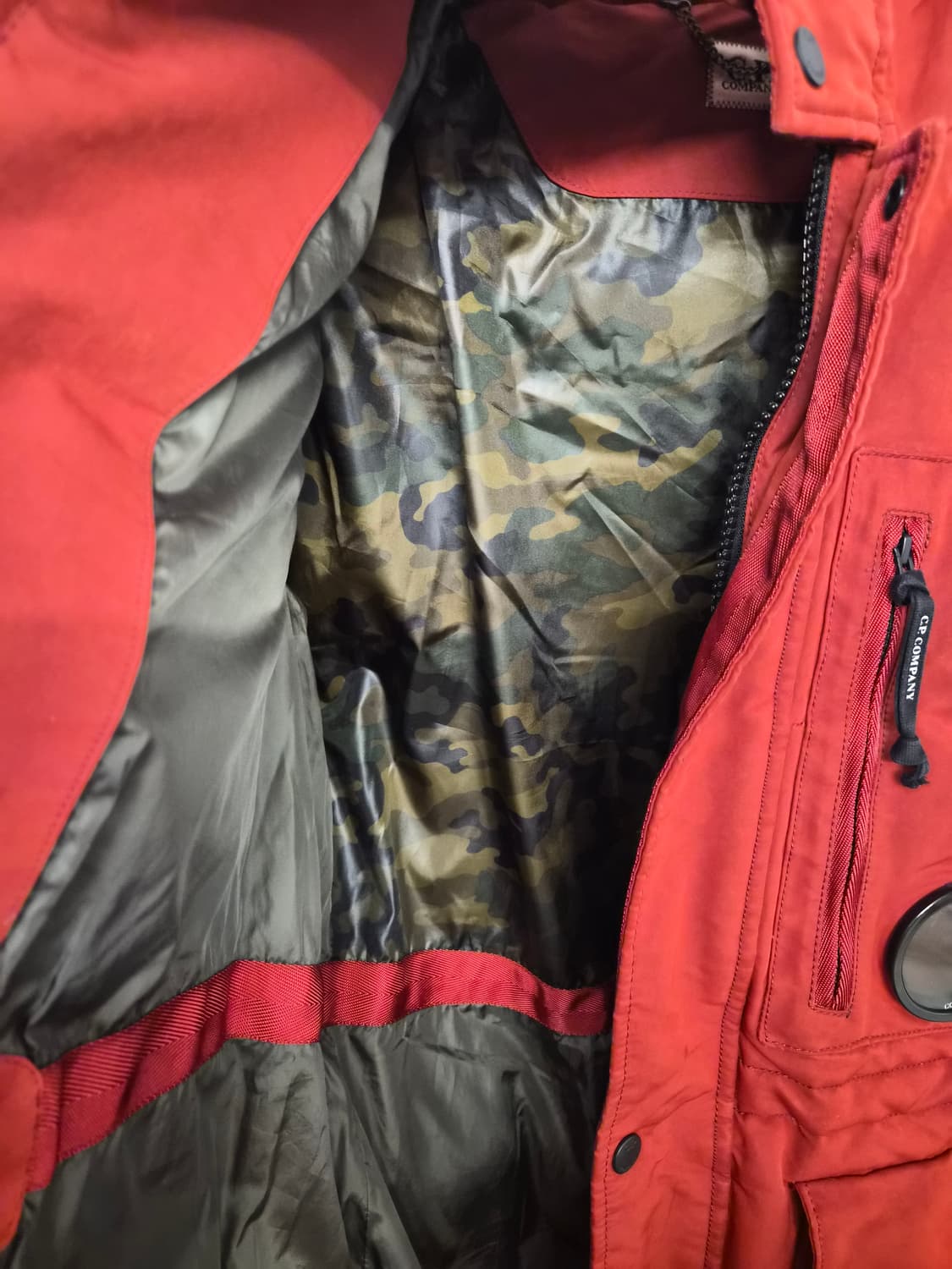 105) C.P 컴퍼니 렌즈 덕다운 패딩 팝니다 상품이미지5