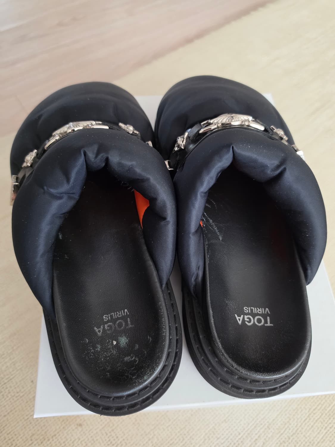 Toga virilis 뮐 제품 판매합니다 42 사이즈 상품이미지2