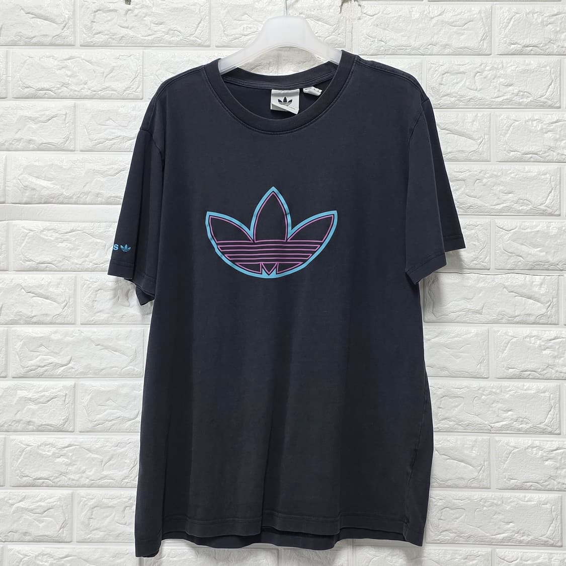 아디다스 로고 반팔티 XL 상품이미지1