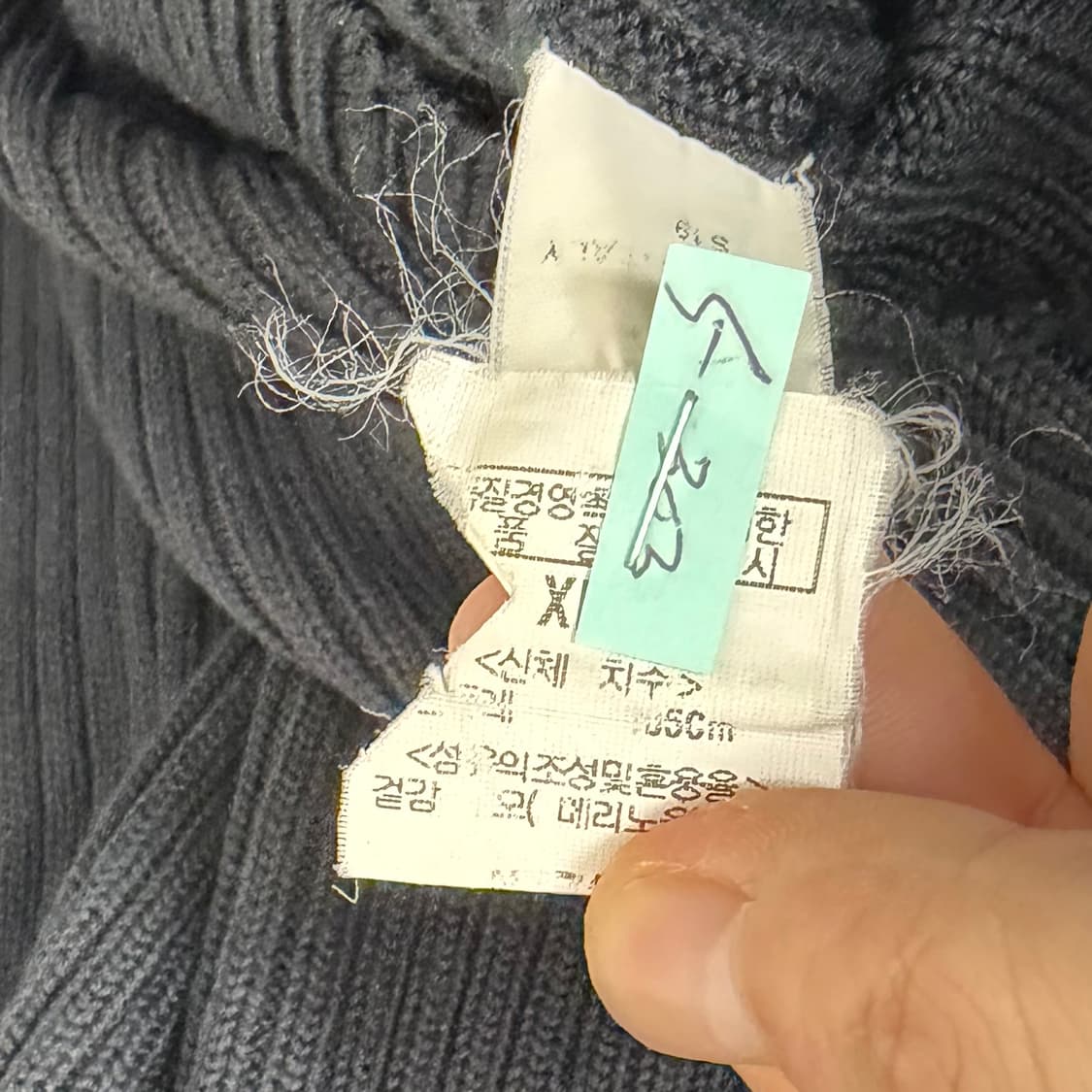 버버리 런던 메리노울 니트 자켓 상품이미지9