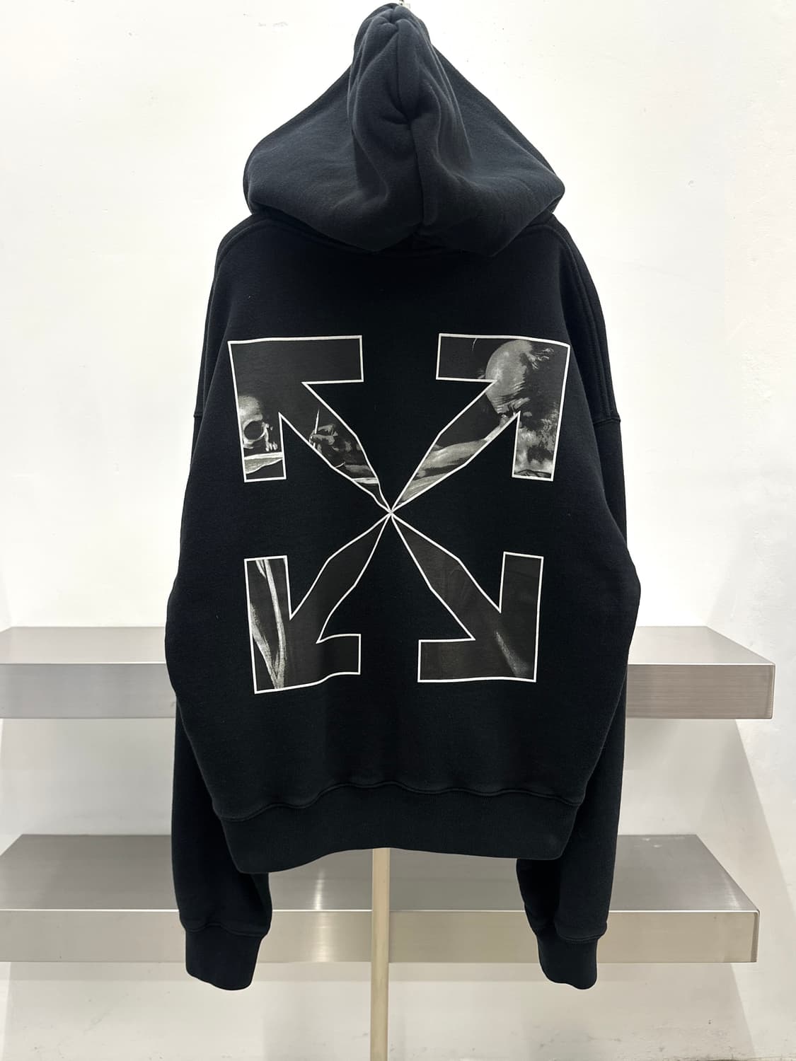 오프화이트 카라바조 블랙 애로우 후드 티셔츠  상품이미지3