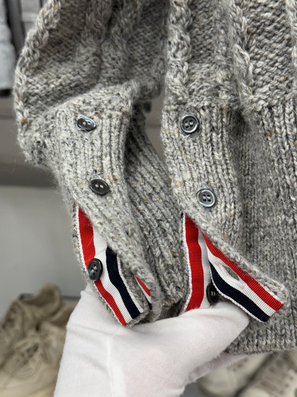 [4] 톰브라운 사선완장 도네갈 케이블 가디건 상품이미지5