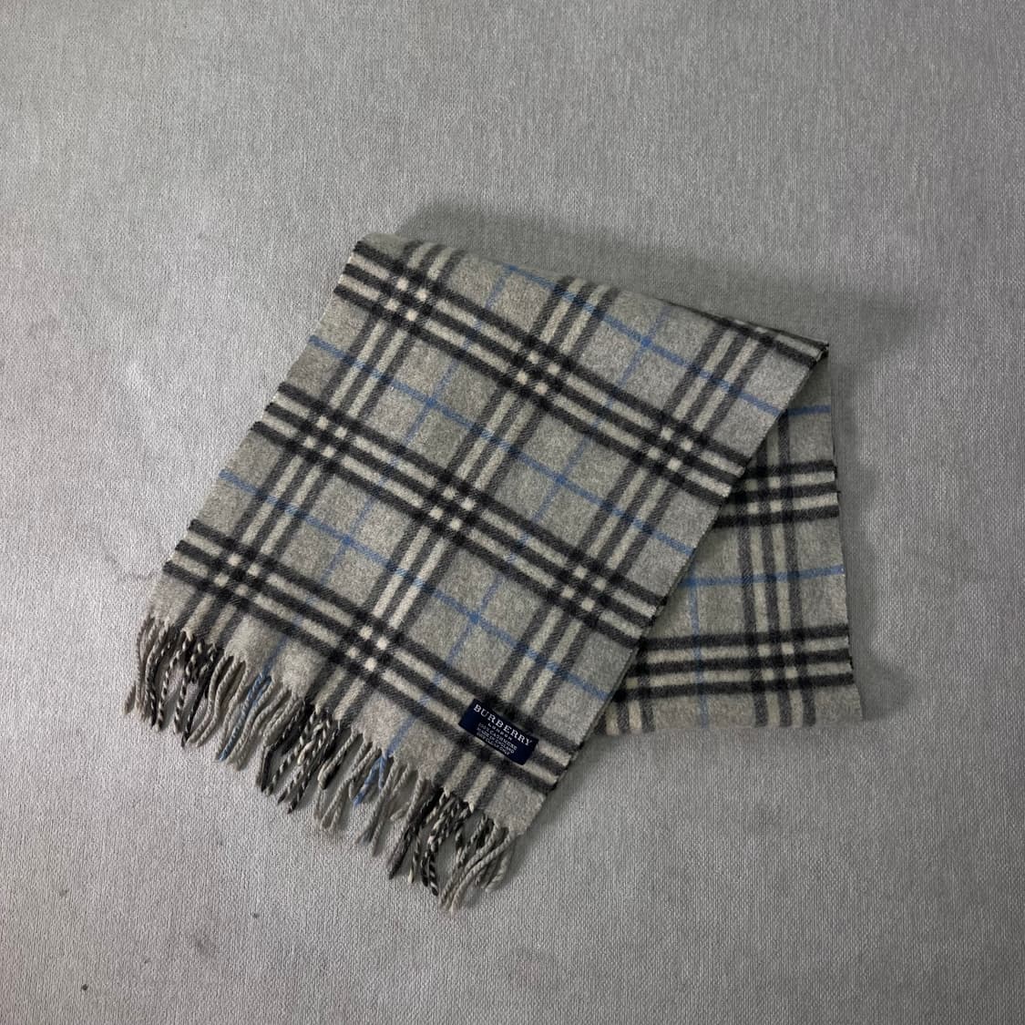 버버리 노바체크 캐시미어 그레이 블루 머플러 상품이미지1