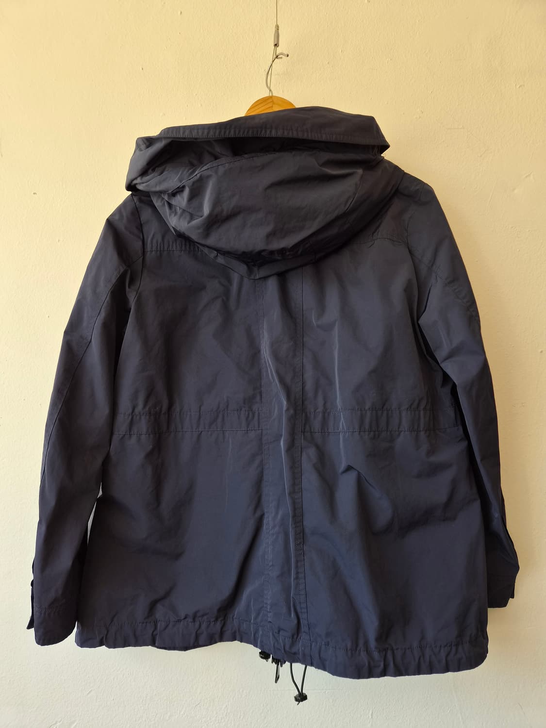 몽클레어 여성 네이비후드바람막이점퍼 2사이즈 상품이미지3