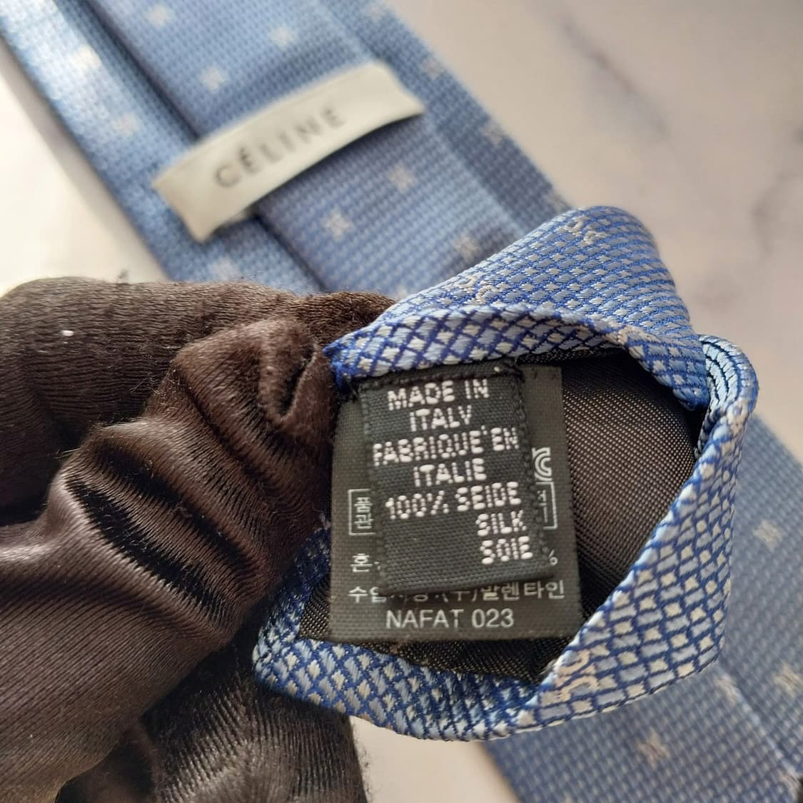 셀린느 실크 블루 트리오페 올오버 넥타이 9.6cm A+등급 K1776
 상품이미지9
