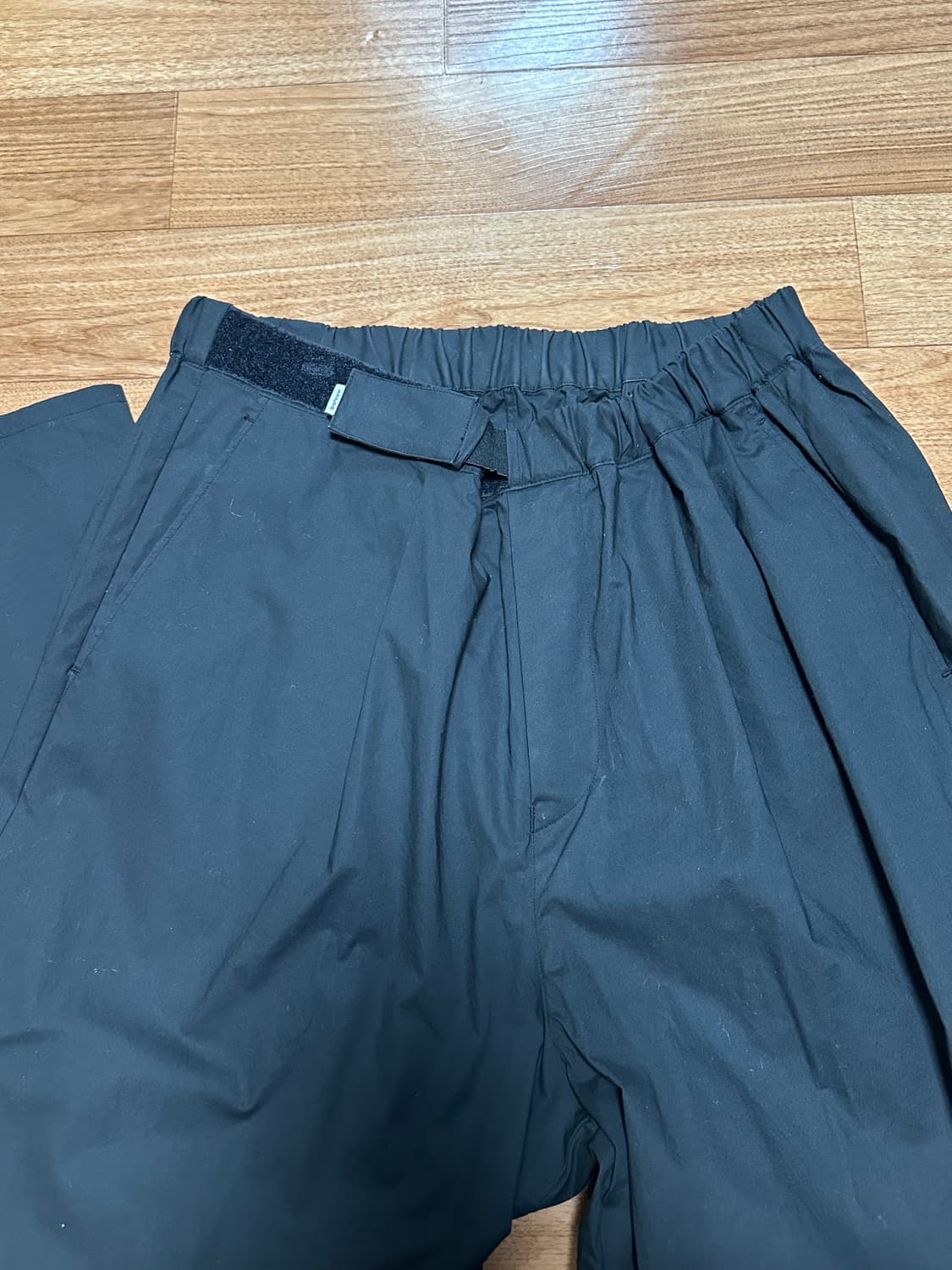 그라프페이퍼 타입라이터 와이드 쉐프팬츠 상품이미지3