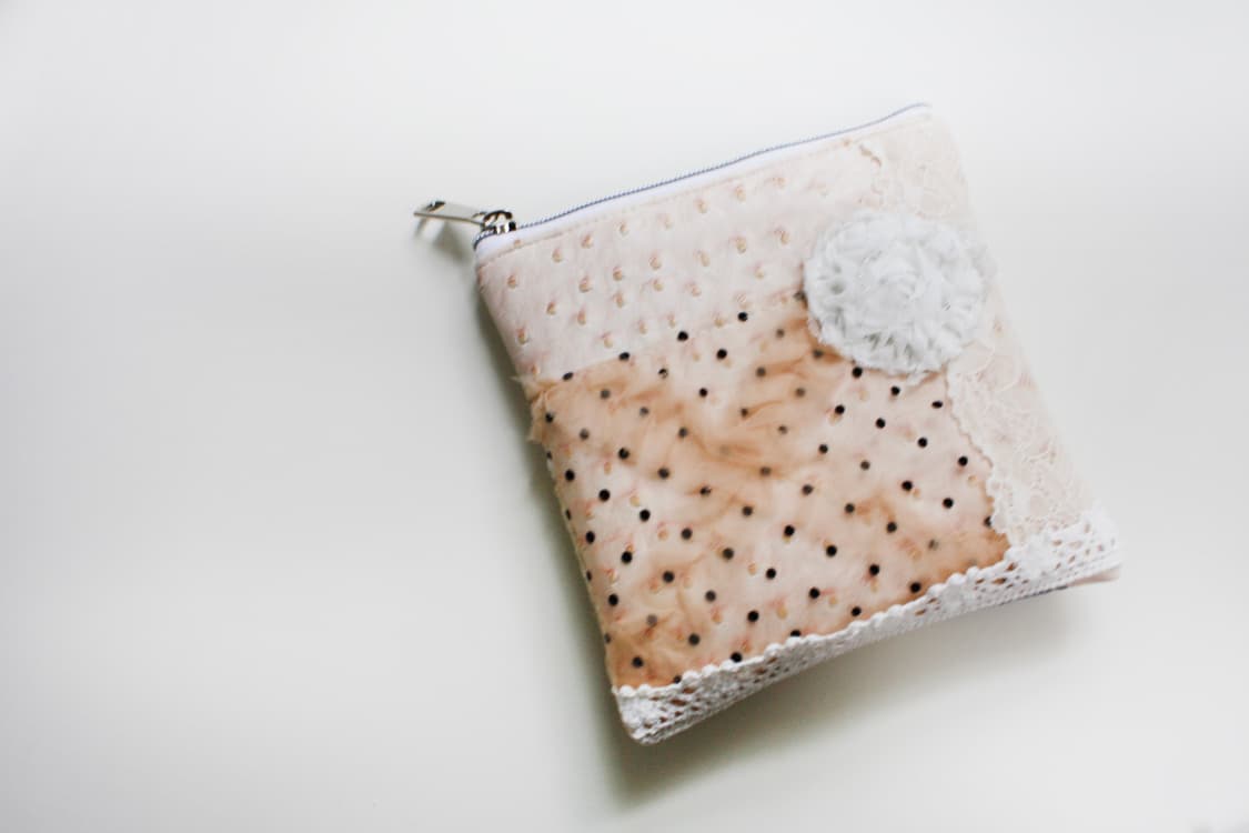 Blooming Heart Pouch 상품이미지1
