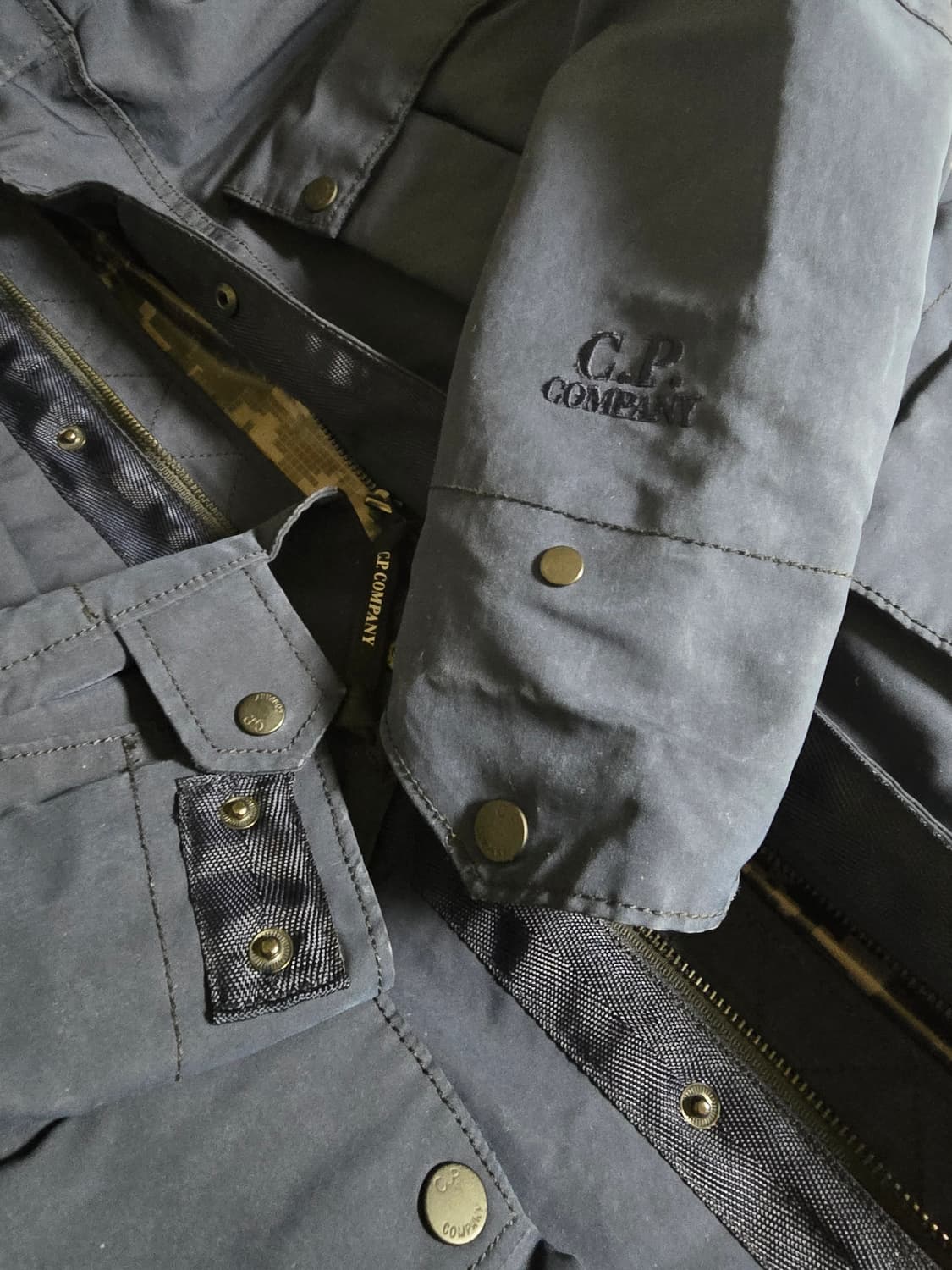 [국내정품]CP컴퍼니 고글 멀티포켓 자켓 (95,디지털 카모 안감) 상품이미지7