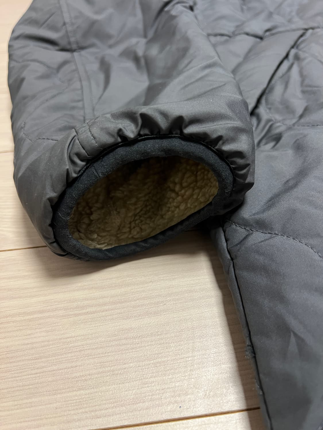 아디다스 양면 보아 쉐르파 리버시블 퀼팅 롱 자켓 / 다크그레이 / L 상품이미지5