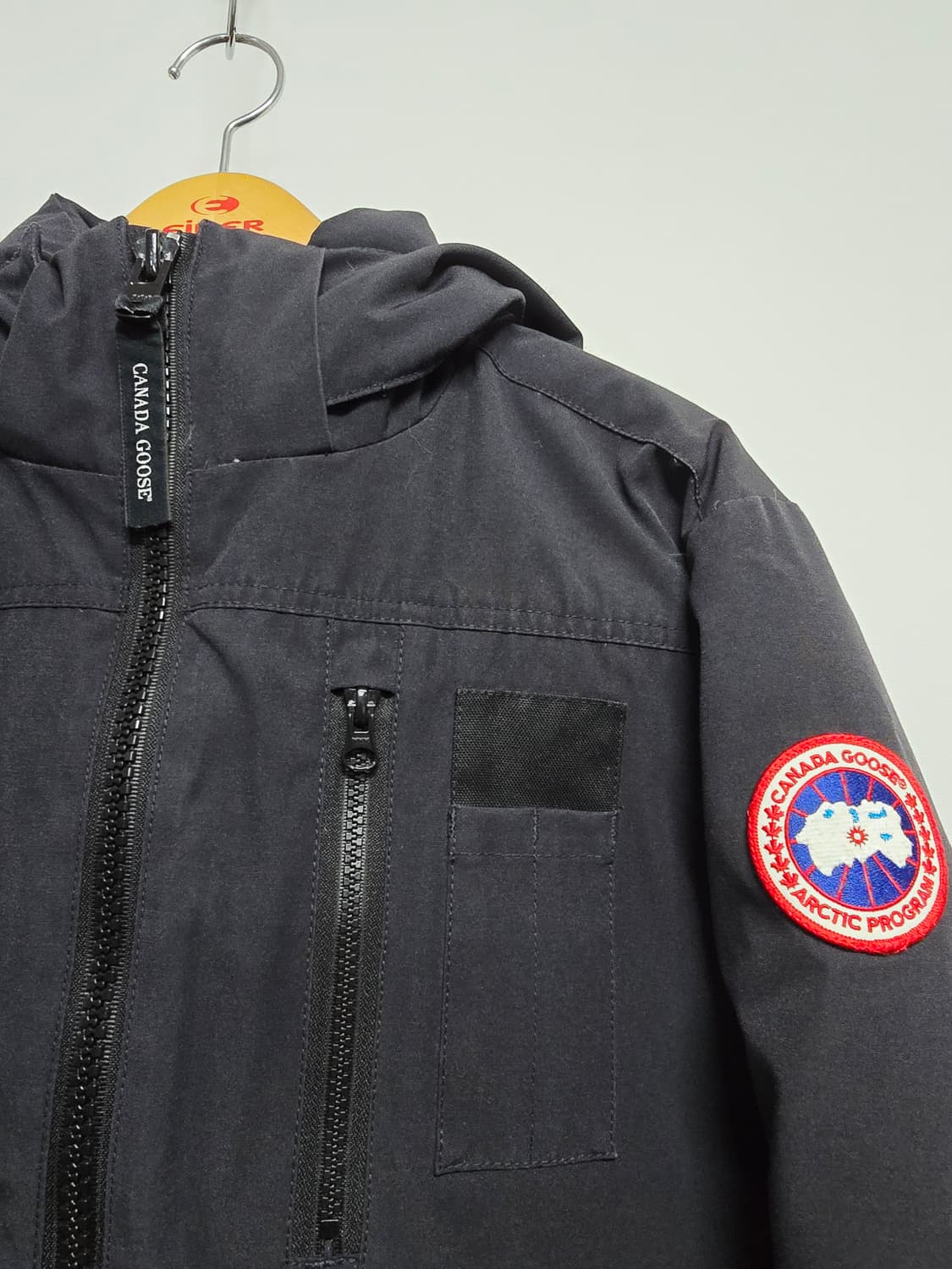 캐나다구스 블랙 패딩 자켓 상품이미지2