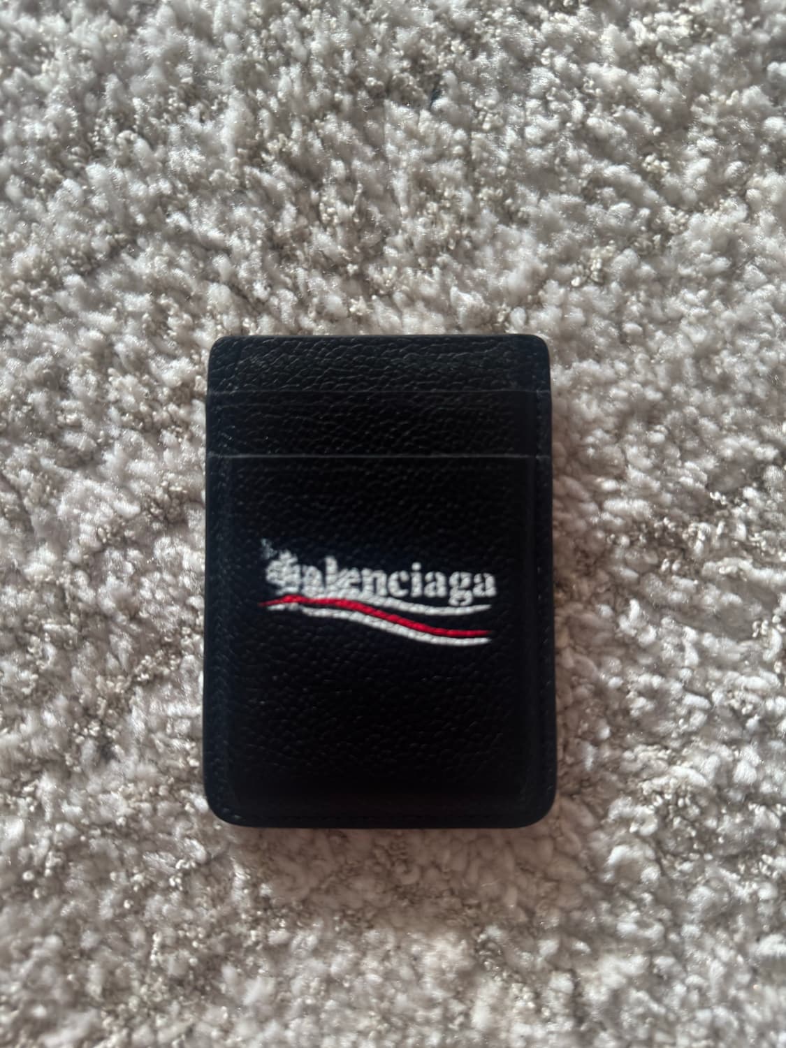 발렌시아가 웨이브로고 맥세이프 지갑 상품이미지1