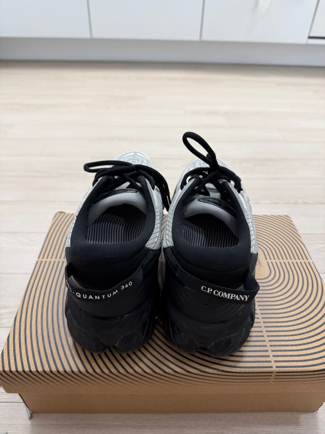 아식스 젤 퀀텀 cp컴퍼니 콜라보 상품이미지3