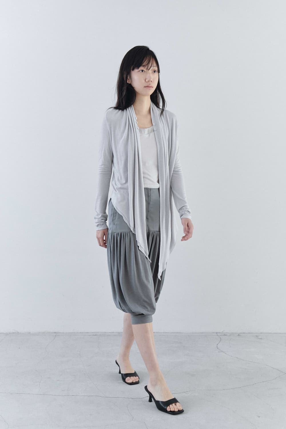 타일즈 Cowl-neck Button Cardigan 상품이미지1