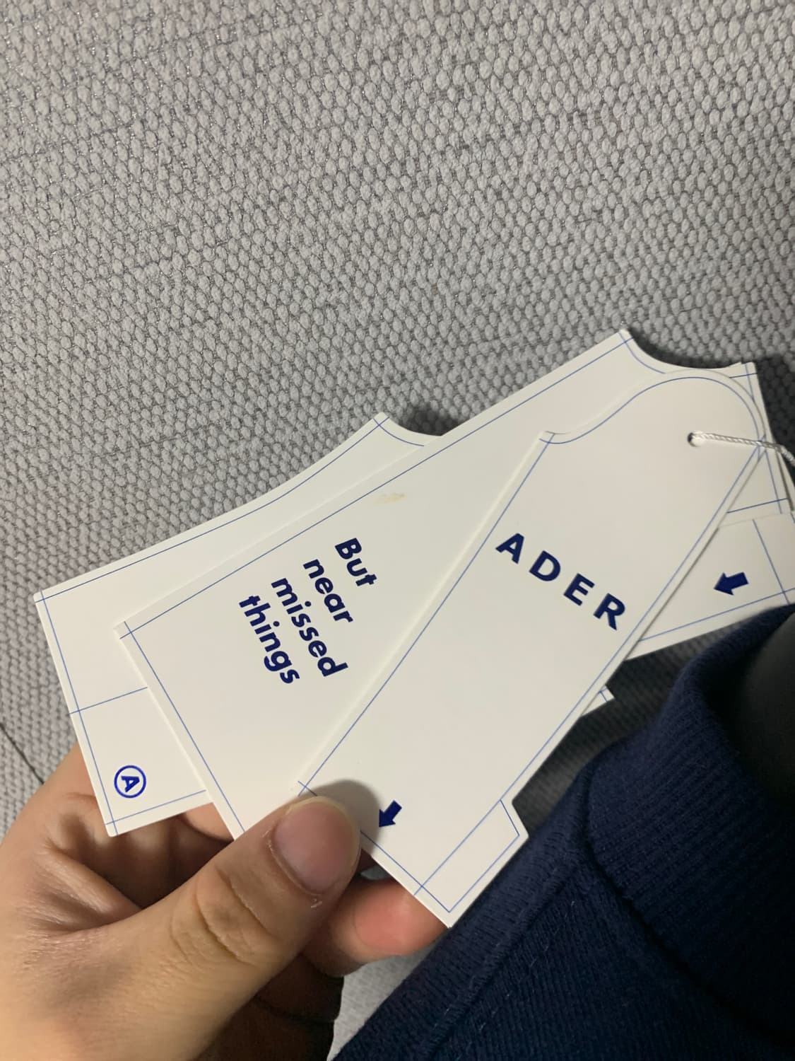 새상품 아더에러 슬라이스 맨투맨 상품이미지3