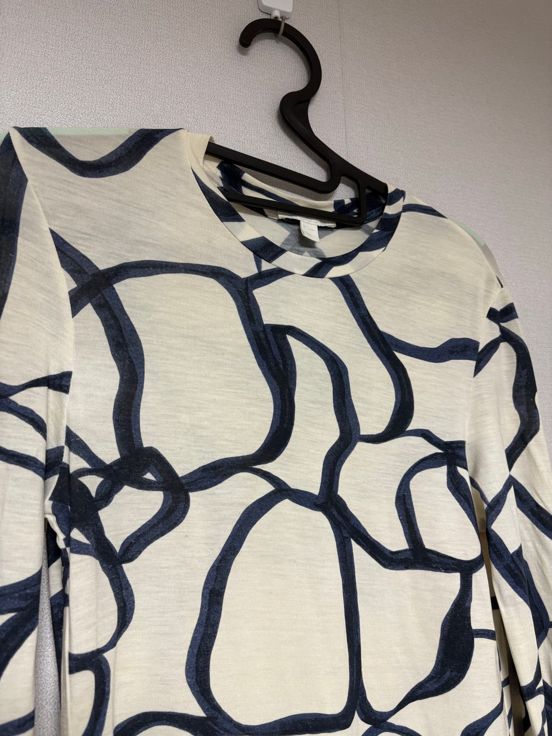 코스 프린티드 탑 슬림핏 COS 프린팅티 상품이미지5