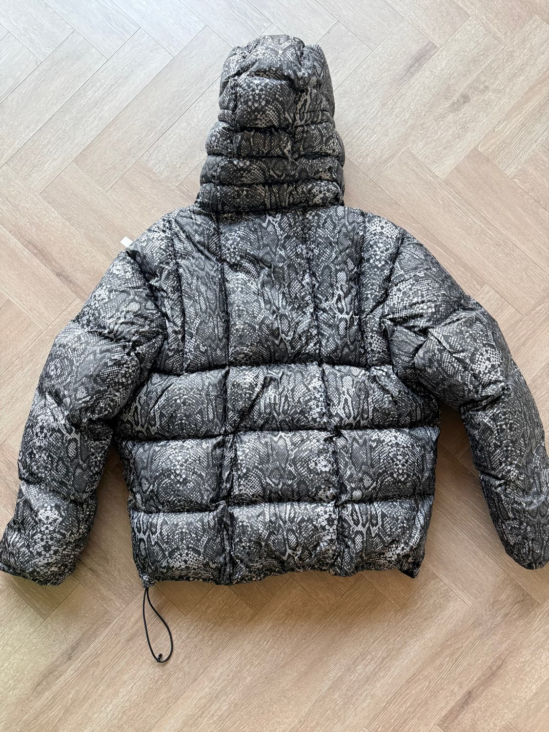 페치선데이 아노락 패딩 스네이크스킨 L사이즈 상품이미지2