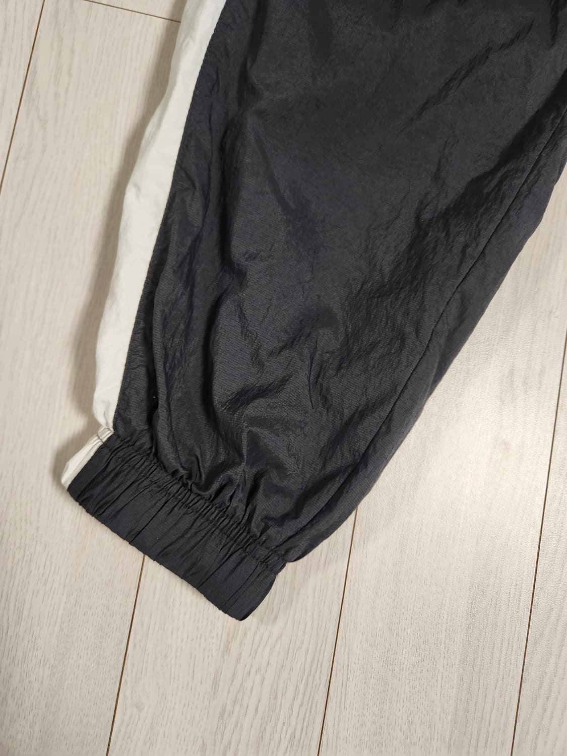 나이키 우먼스 우븐 트레이닝 조거팬츠 사이즈s

여러 중고사이트에도 같이 상품이미지9