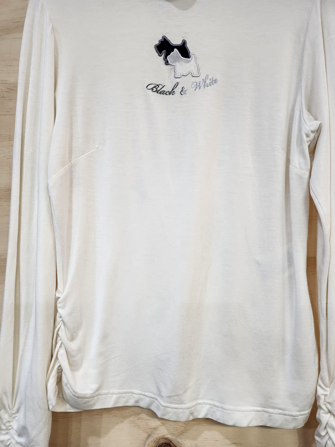 210) 블랙앤화이트 목폴라 티 상품이미지4