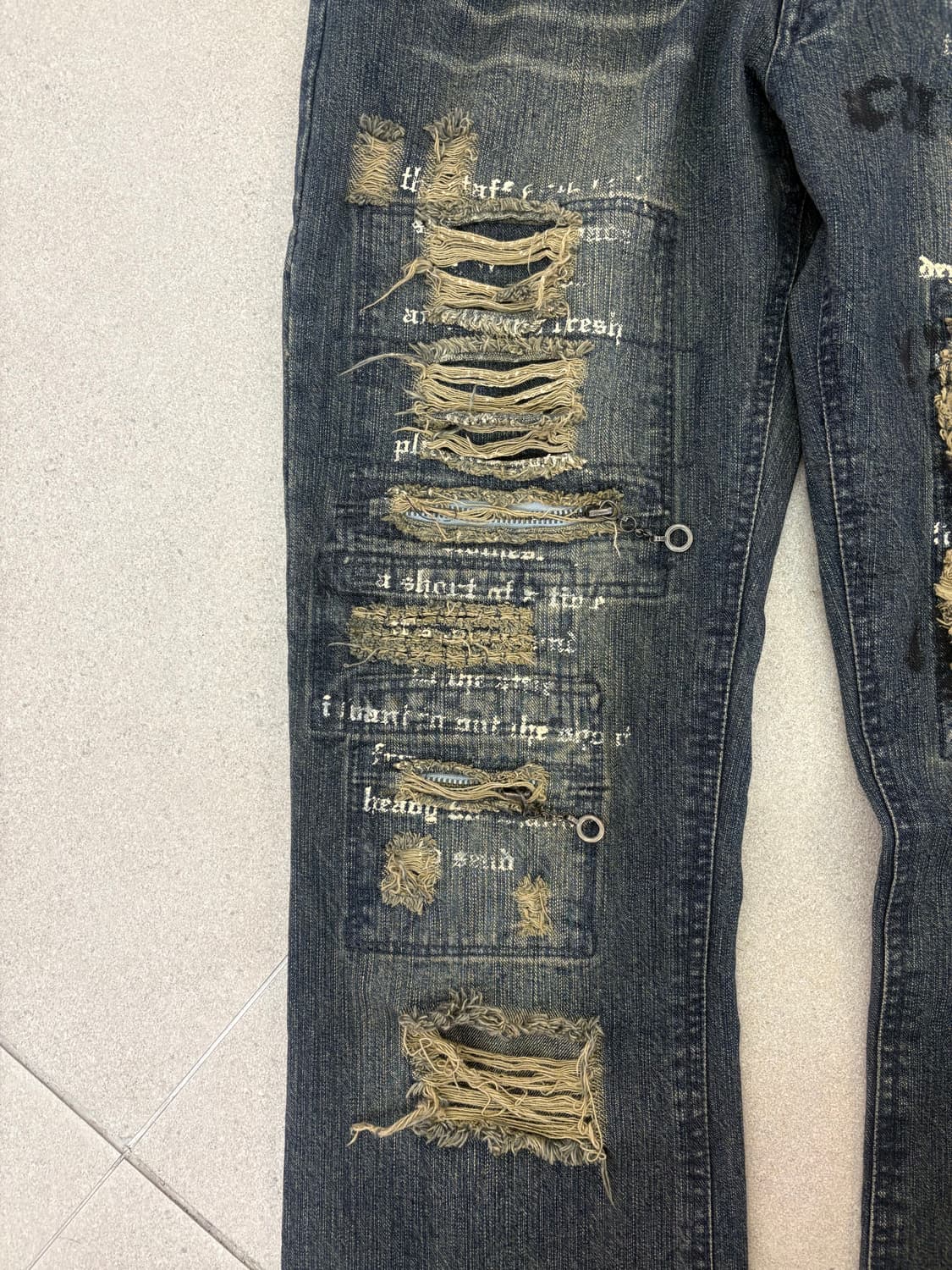 데미지 워싱 패치 데님 팬츠 상품이미지2