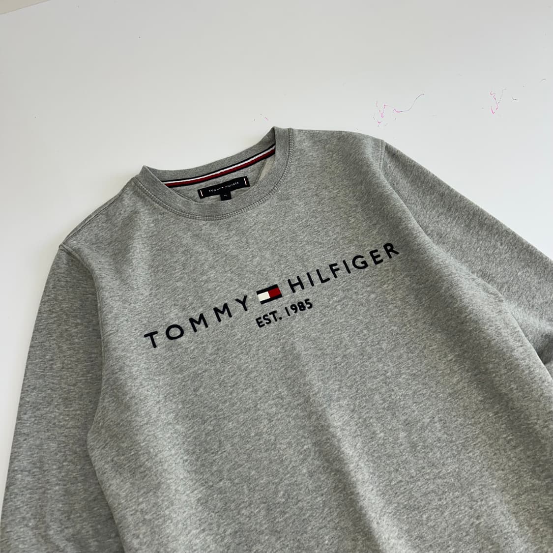 Tommy Hilfiger 타미힐피거 스펠아웃 로고 그레이 맨투맨 상품이미지4