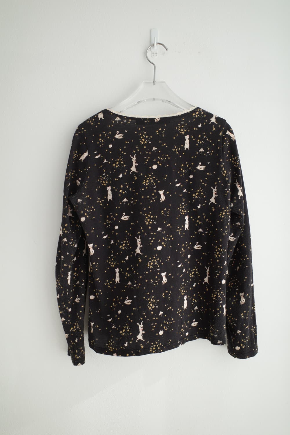 Lace trimming graphic top 상품이미지7