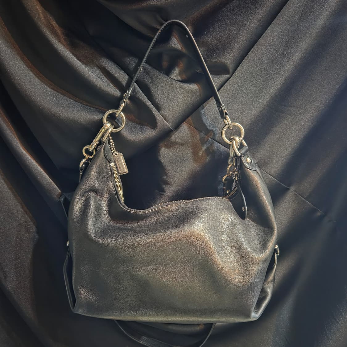 코치 블랙 레더 호보백 숄더백 상품이미지3