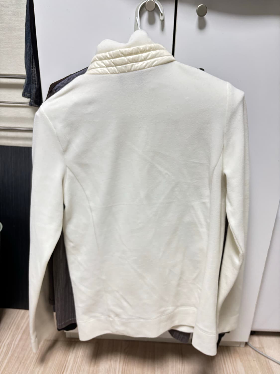 몽클레어 화이트 반집업 스웻셔츠 상품이미지2