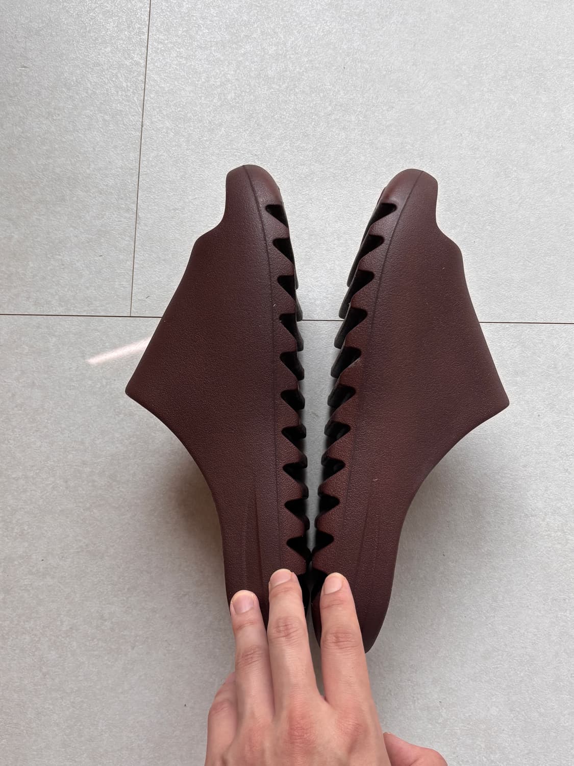 Yeezy YS-01 Slide Chocolate Brown US11  상품이미지4