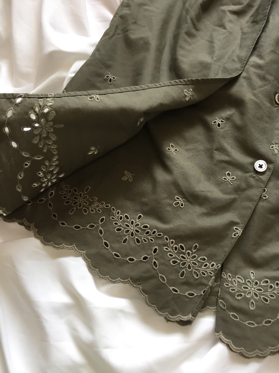 모리걸 꽃펀칭 단추스커트 상품이미지5