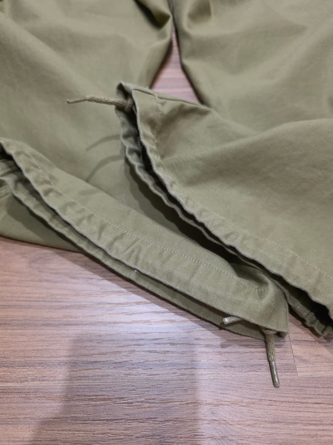 나이젤카본 아미 카고 카키 34 상품이미지3