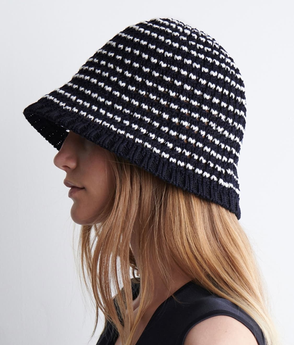 새상품) COS 코스 크로셰 버킷햇 xs/s 상품이미지3