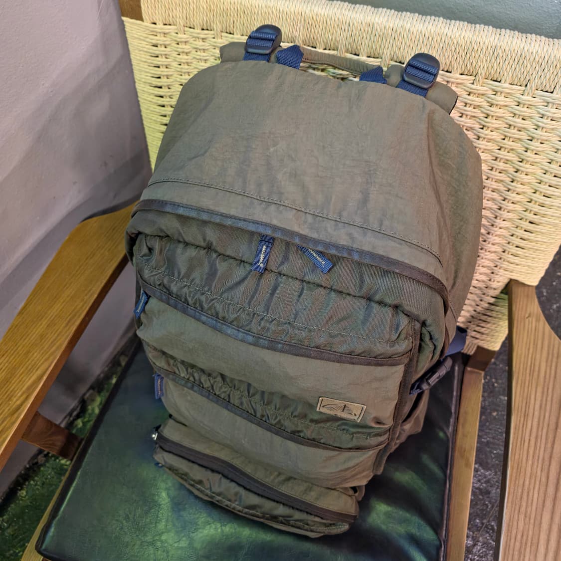 컬럼비아 백팩 + 파우치 세트 카키 (35L) 상품이미지7