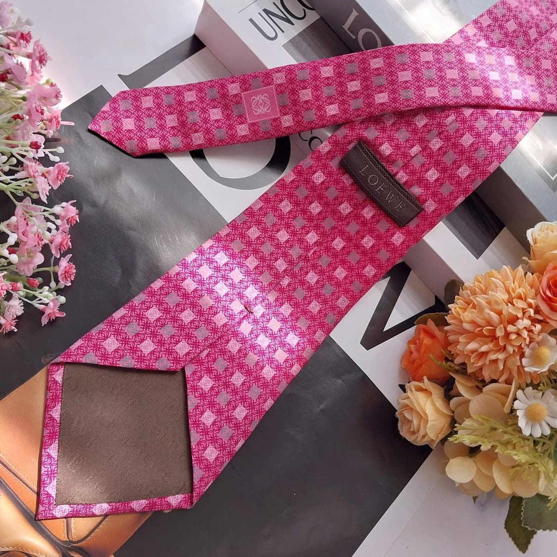 로에베 실크 핑크 패턴 넥타이 9.8cm A+~A등급 K2508
 상품이미지4