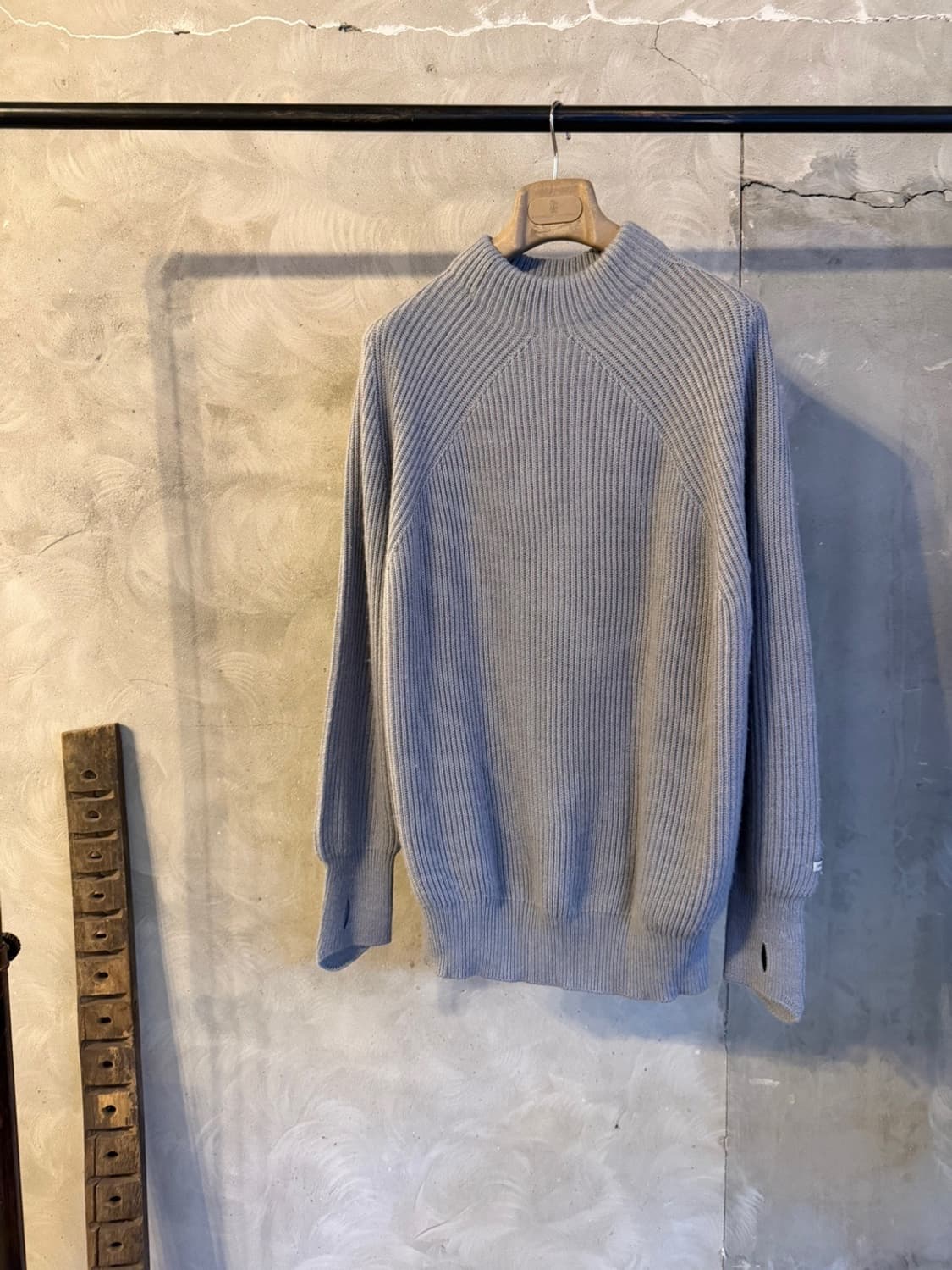 어나더오피스 모호크넥 니트 105 상품이미지10