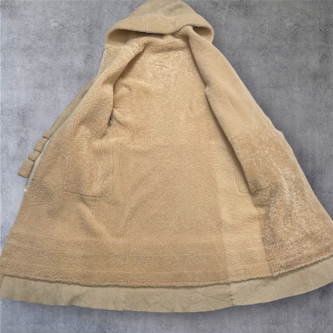 디케이엔와이 DKNY 베이지 후드 무스탕 롱코트 상품이미지2