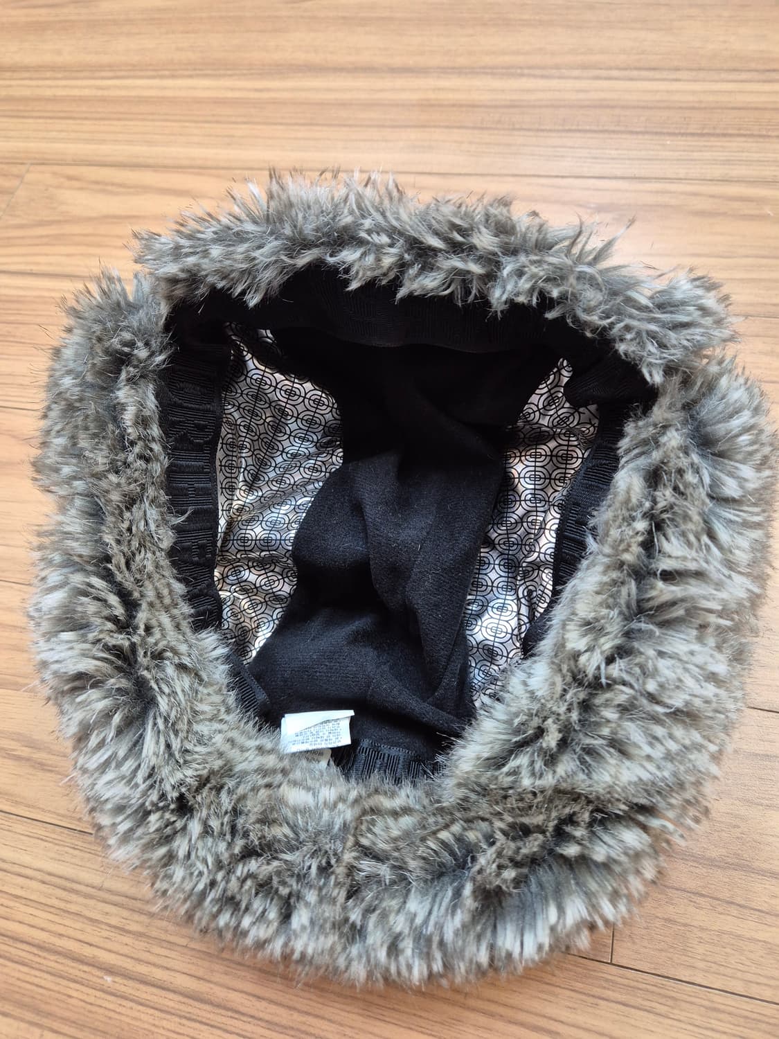 노스페이스 Summit Series 털모자입니다
- 사이즈는 M입니다
- 상품이미지4