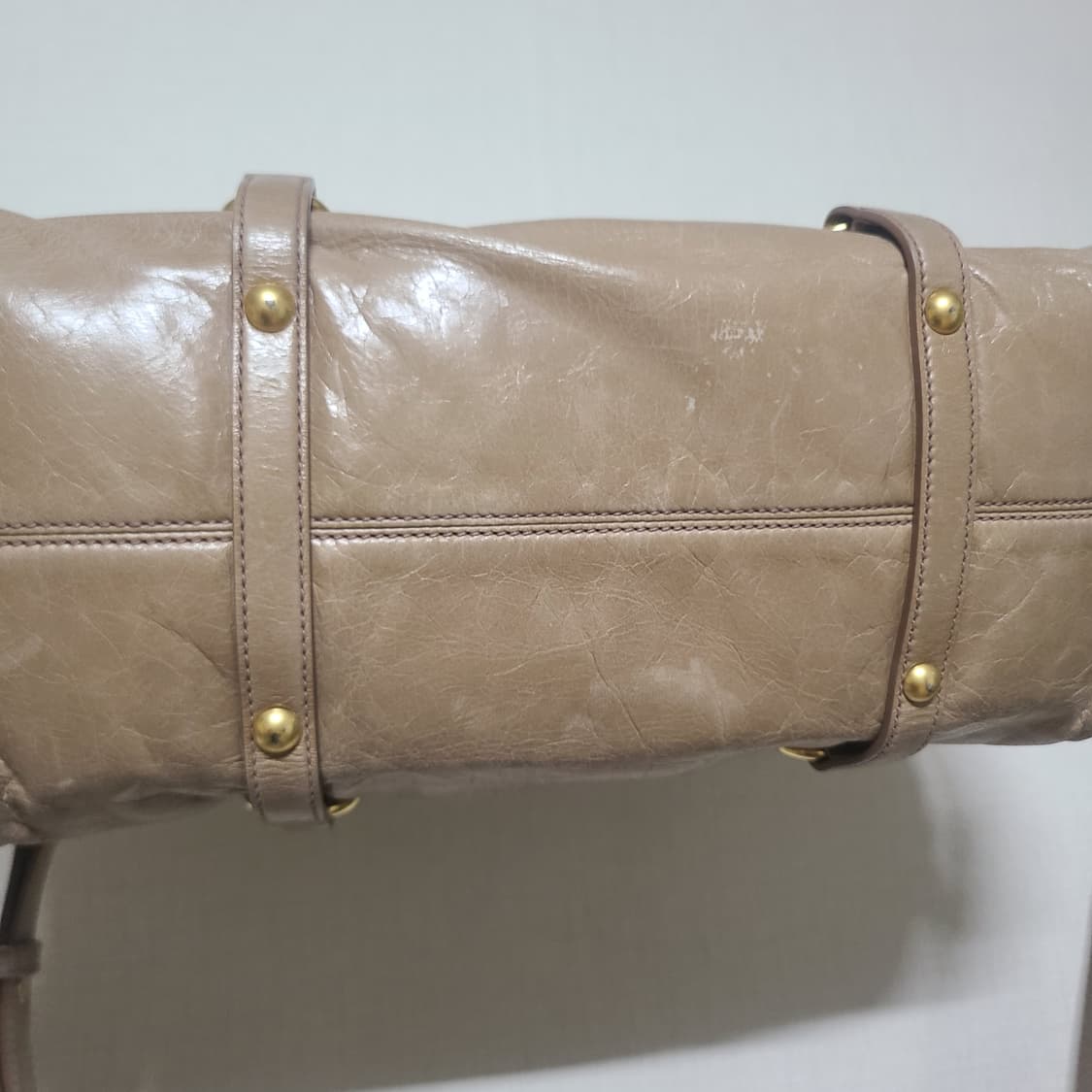 미우미우 비텔로 샤인 사첼백 상품이미지3