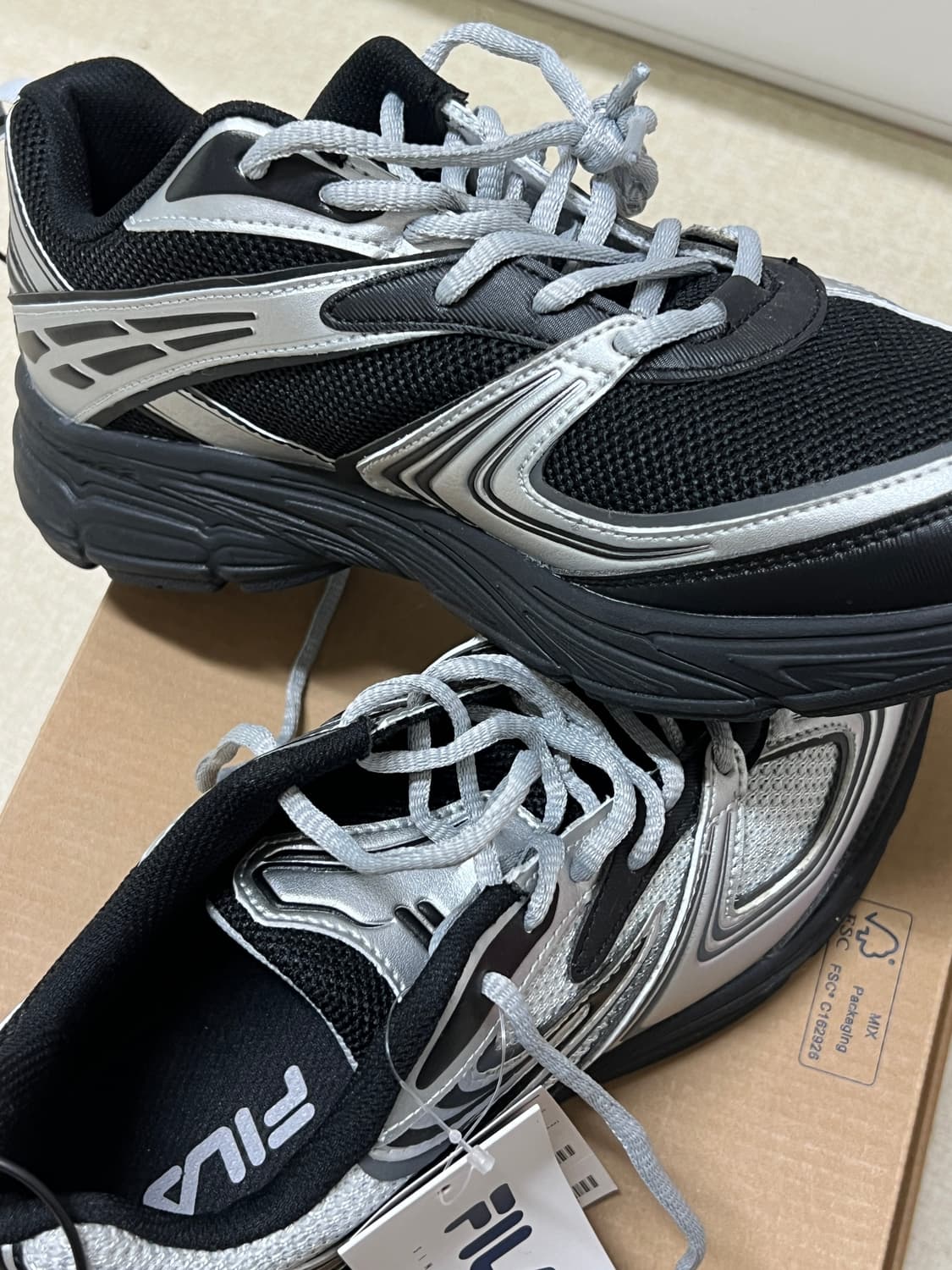 휠라 인터런 블랙실버 운동화 260 상품이미지2