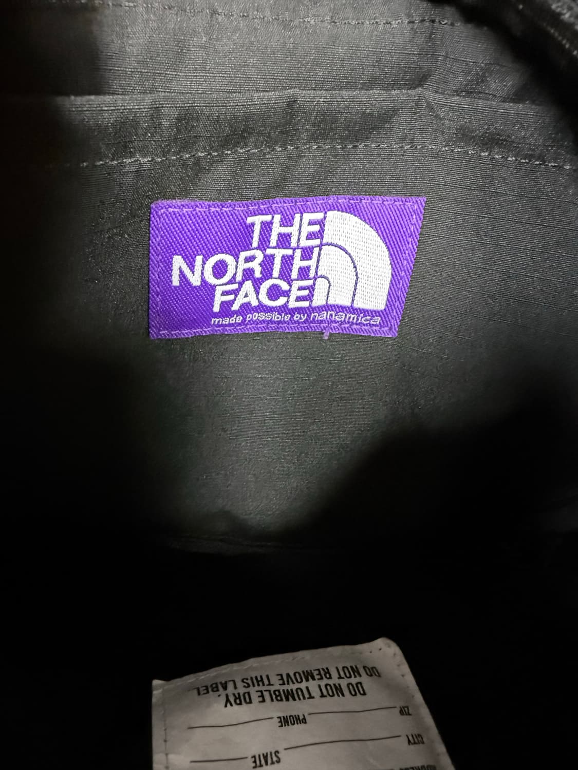 노스페이스 퍼플라벨 마운틴 윈드 숄더백 블랙 상품이미지4