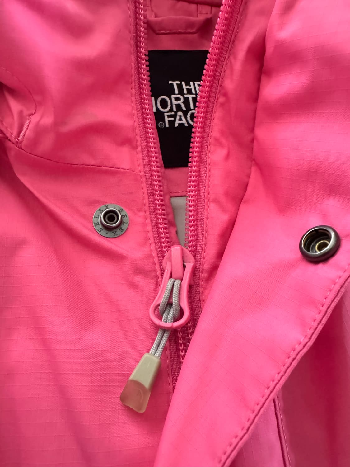 노스페이스 핑크 바람막이  상품이미지3