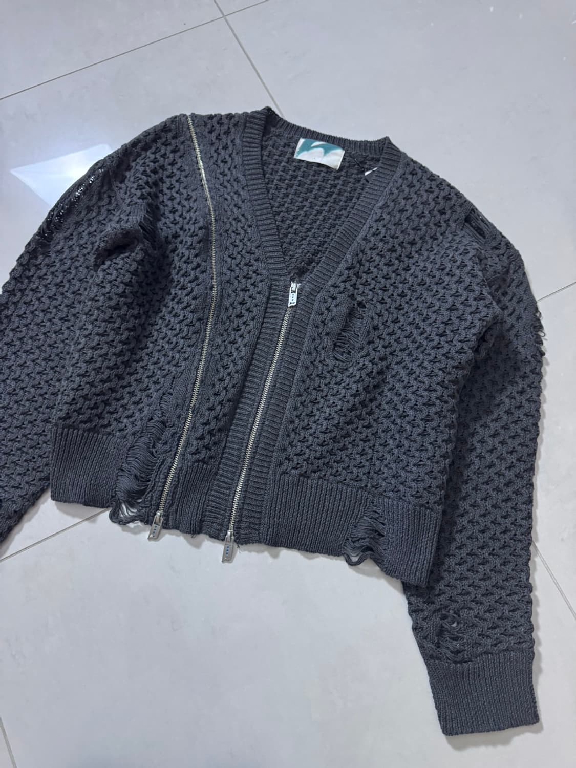 Line Zip Damage Cardigan 상품이미지6