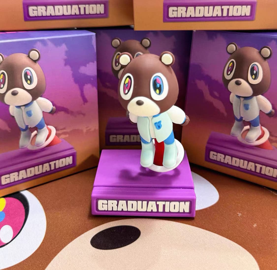 칸예 웨스트 graduation 피규어 상품이미지3