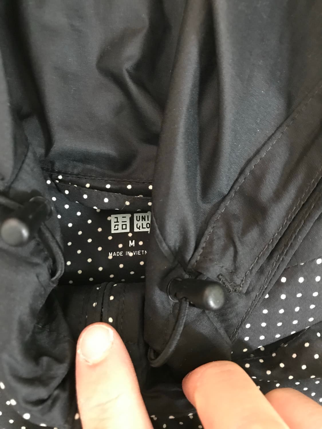 유니클로 땡땡이 바람막이 상품이미지5