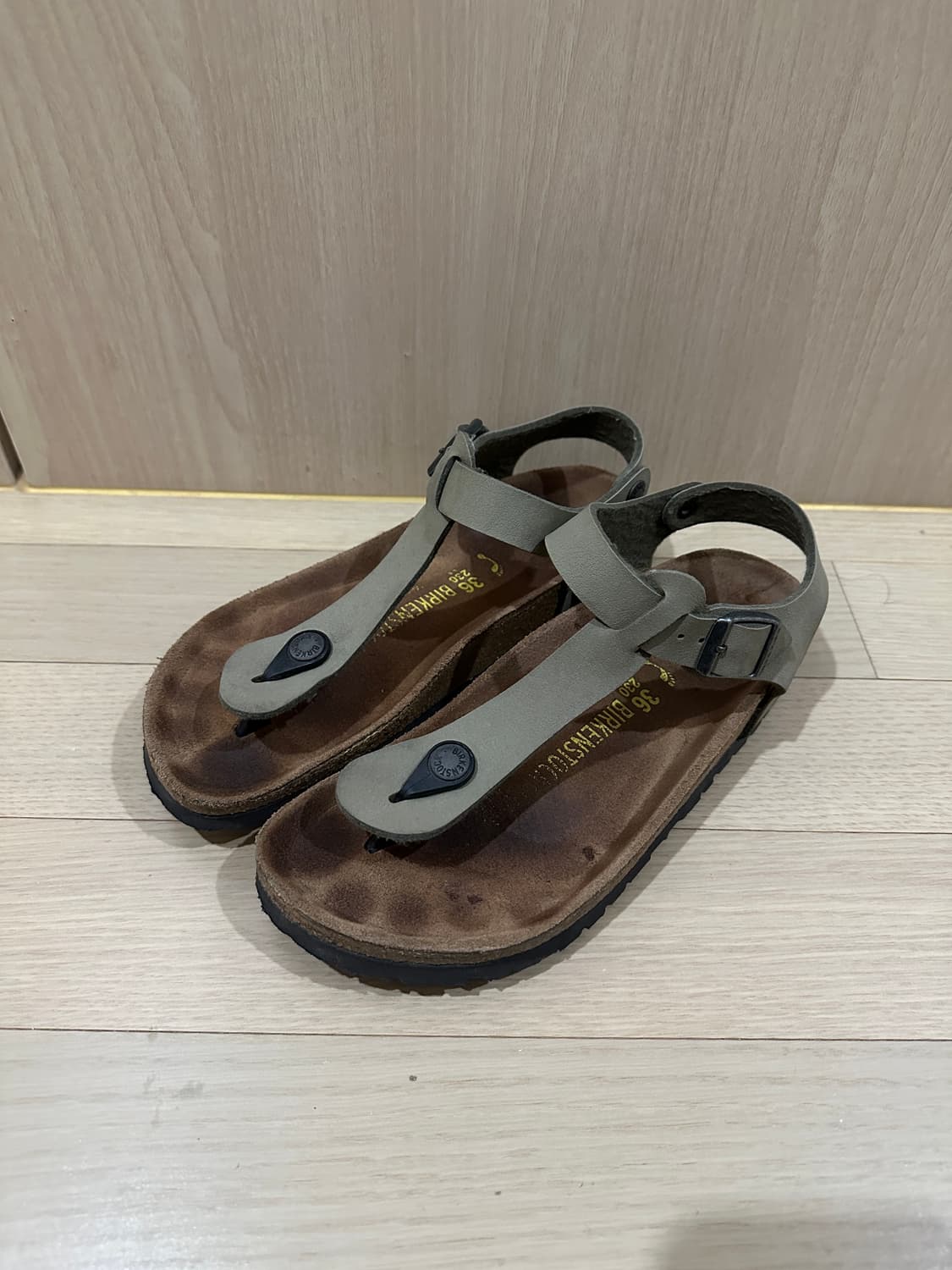 버켄스탁 카이로 230 카키 상품이미지1