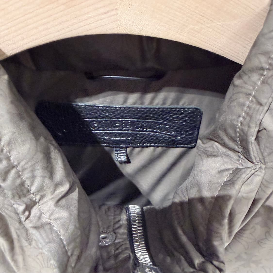 L / 크롬하츠 모노그램 스티프 푸퍼 패딩  상품이미지2