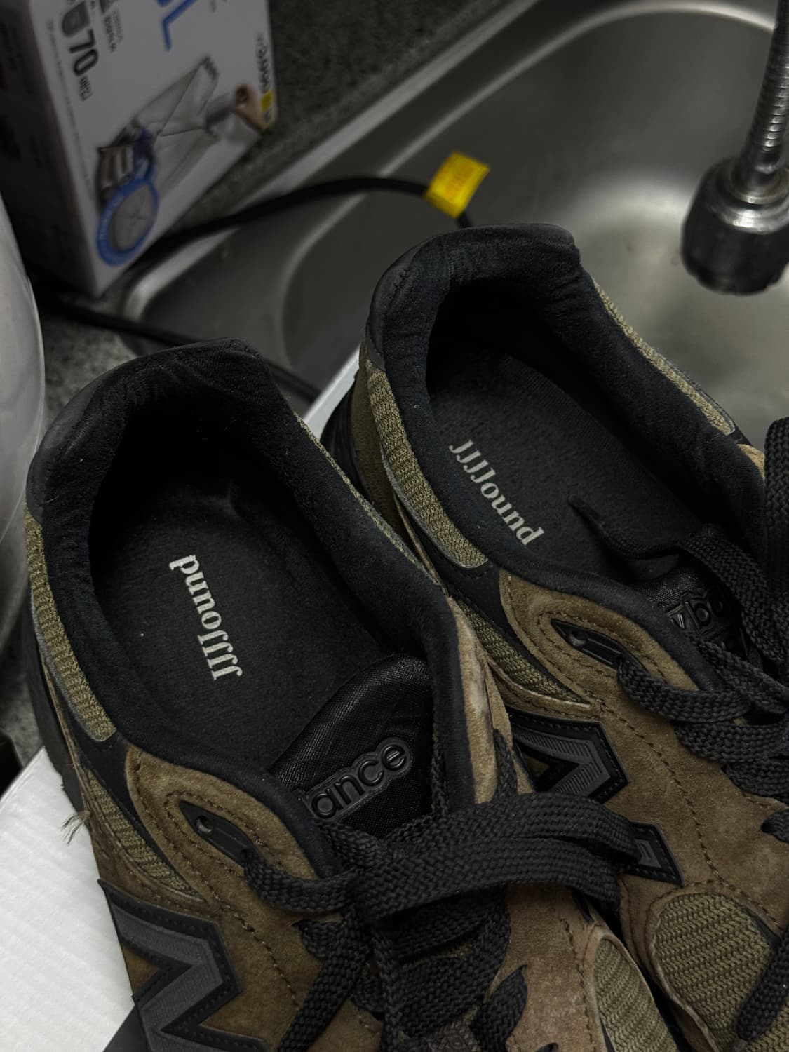 뉴발란스 x 자운드 990v3 285 박스 x 상품이미지2