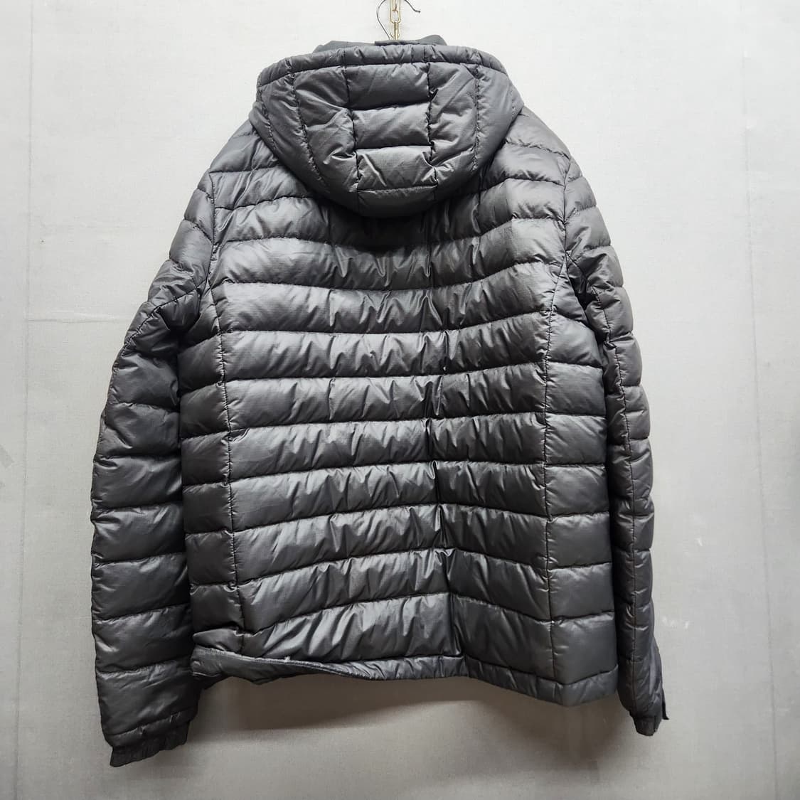 푸마 로고 경량 구스다운 스트링 후드패딩 L 상품이미지4